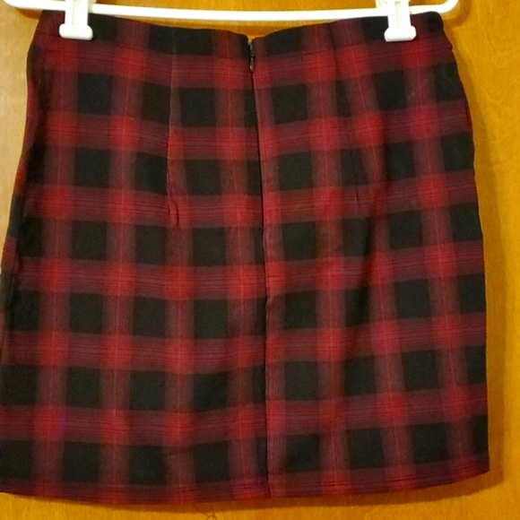 Mossimo women midi skirt checkered burgundy 10 - Picture 2 of 4